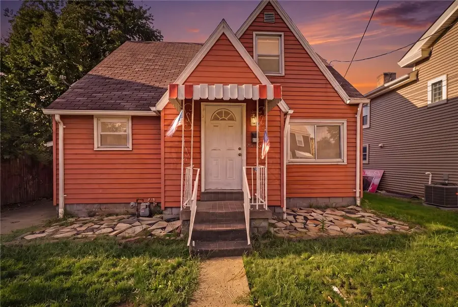 119 E 1st Ave, Tarentum, PA 15084 - #3