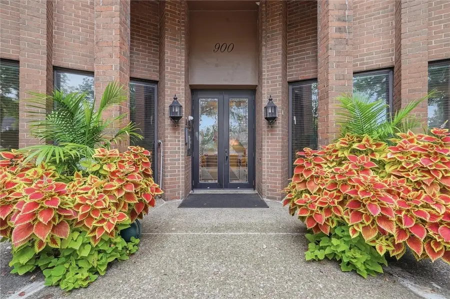 900 Washington Rd #202, Pittsburgh, PA 15228 - #2