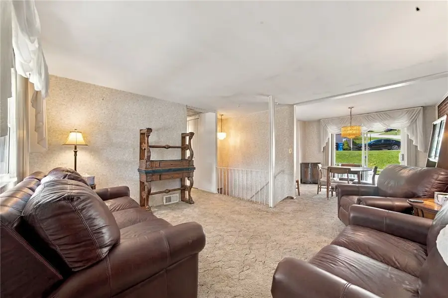 13971 Wayne Dr, North Huntingdon, PA 15642 - #3