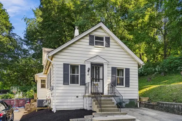 913 Chestnut St, Coraopolis, PA 15108