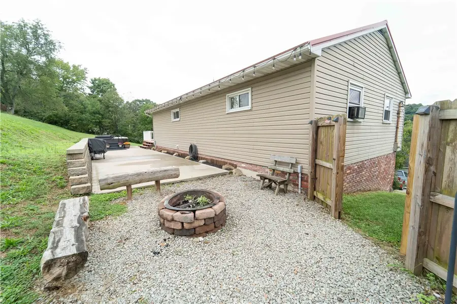 107 Jp Lane, Connellsville, PA 15425 - #3