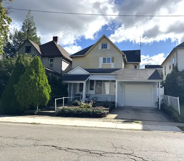 221 S Oakland Ave., Sharon, PA 16146