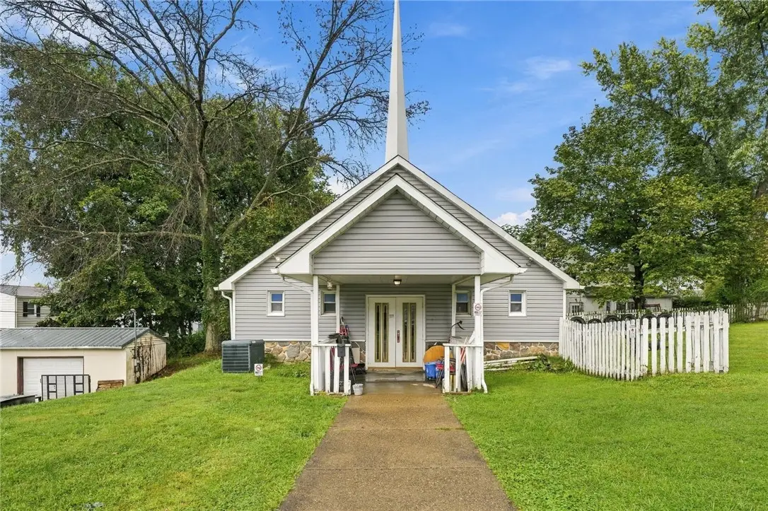 1415 Strawn Ave, New Kensington, PA 15068 - #1