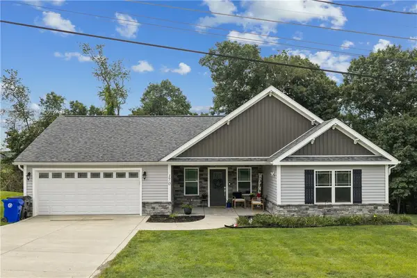 170 Kermiet Dr, Monaca, PA 15066