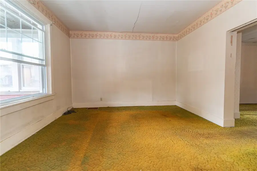 1117 Highland St, Tarentum, PA 15084 - #3