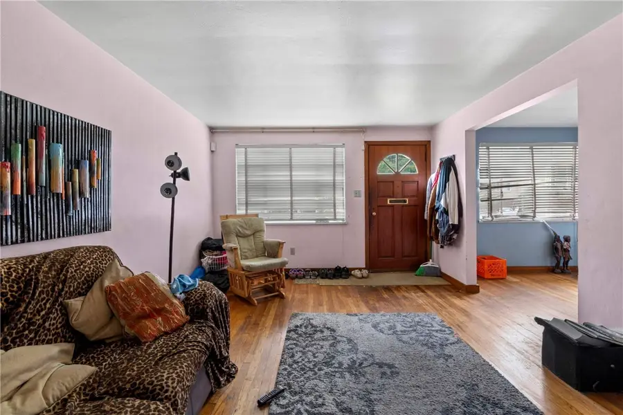 125 Burton Dr, Pittsburgh, PA 15235 - #3