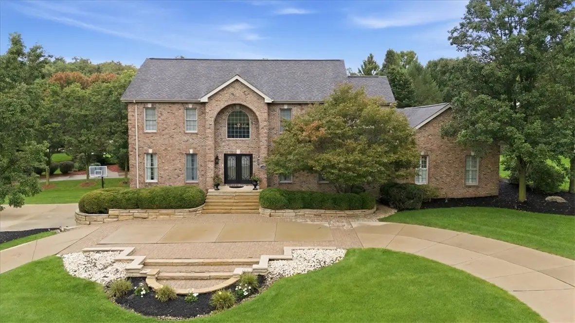 100 Iron Horse Dr, Venetia, PA 15367 - #1