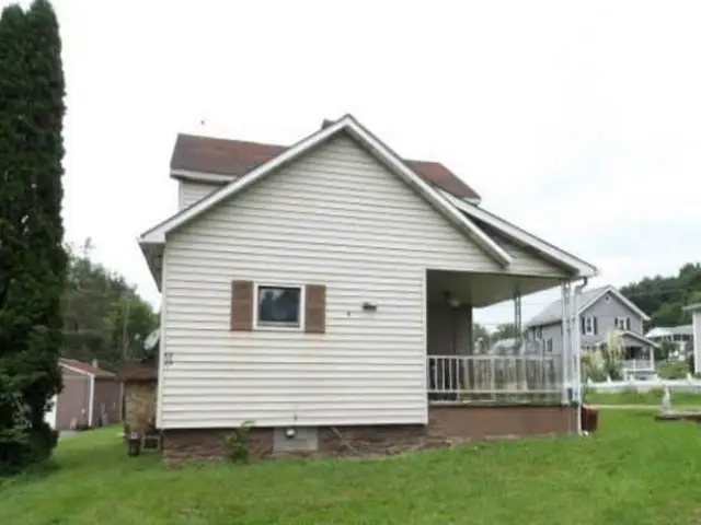 310 Hayes St, Windber, PA 15963 - #3