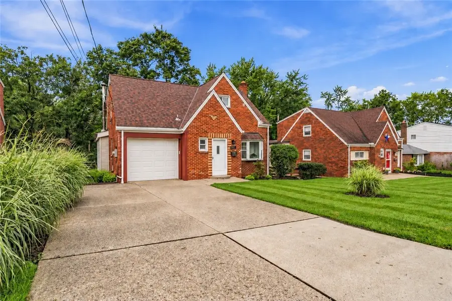 105 Green Oak Lane, Pittsburgh, PA 15220 - #2