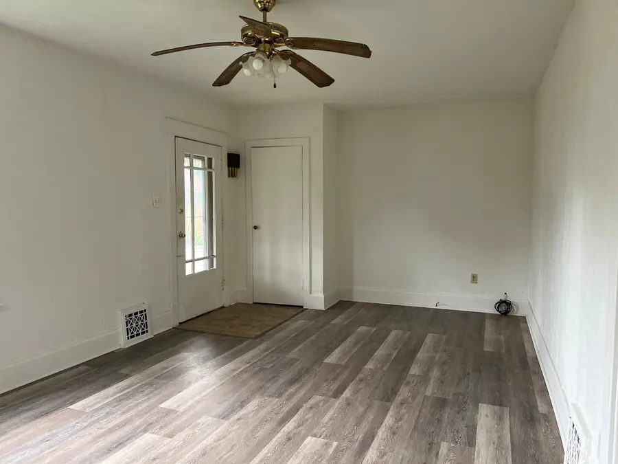 420 E Fairmont Avenue, New Castle, PA 16105 - #2