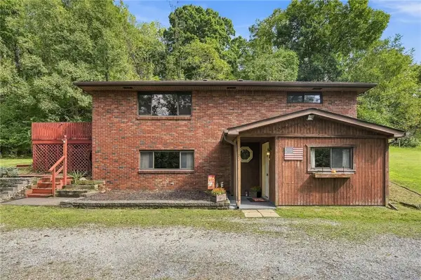 2485 Greentree, Carnegie, PA 15106