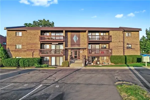 1201 Dutilh Rd #9, Cranberry Twp, PA 16066