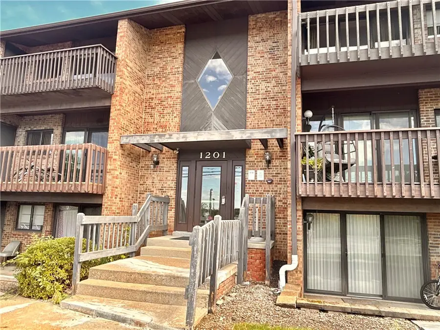 1201 Dutilh Rd #9, Cranberry, PA 16066 - #2