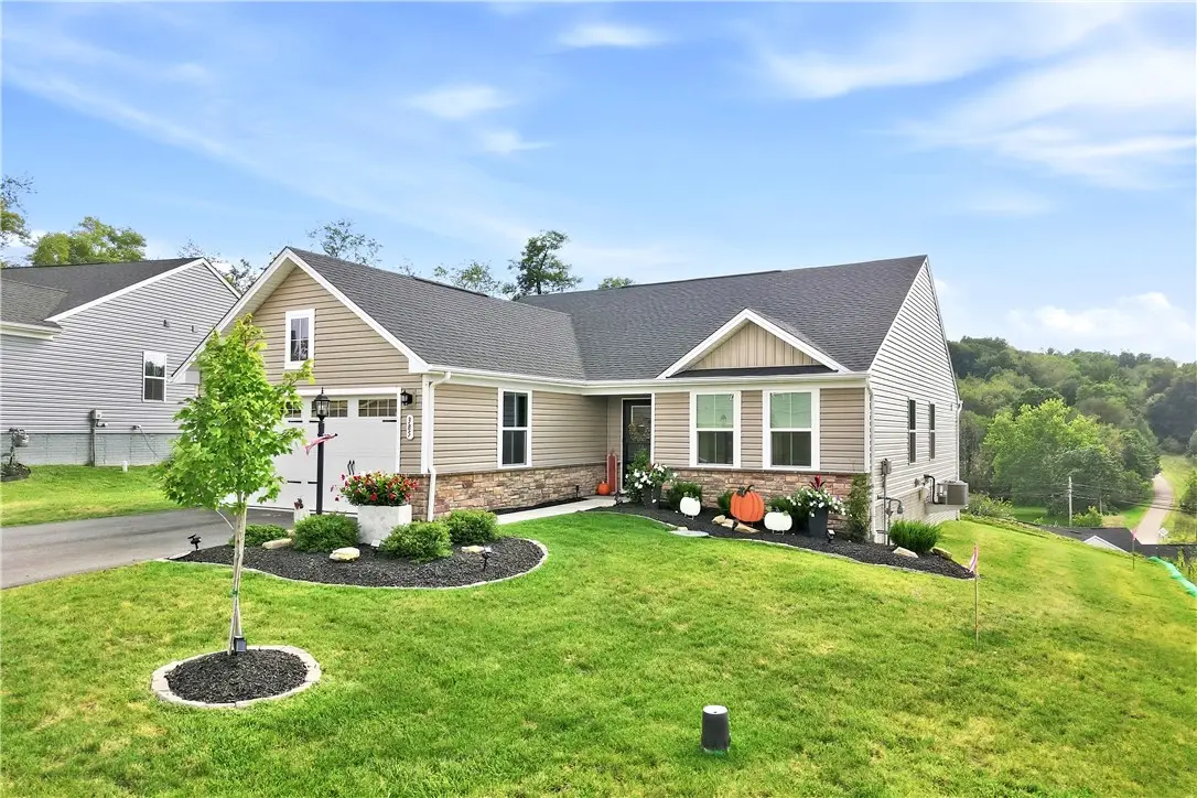 385 Horseshoe Loop, Washington, PA 15301 - #1
