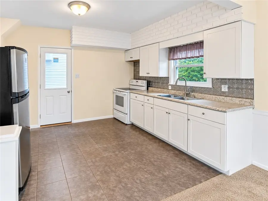 108 Wallace Avenue, Leechburg, PA 15656 - #3