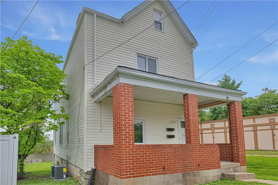 823 E 11th Ave, Homestead, PA 15120 - #3