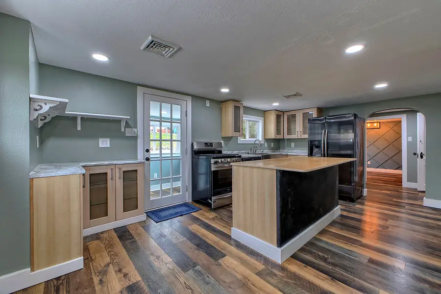 805 Meadowbrook Road, Trafford, PA 15085 - #3