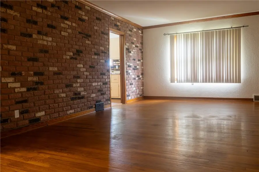 6929 Monroe Ave, West Mifflin, PA 15122 - #3