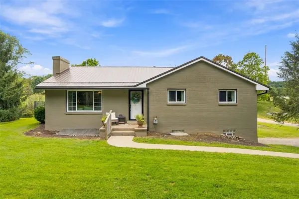 3158 Unionville Rd, Cranberry Twp, PA 16066