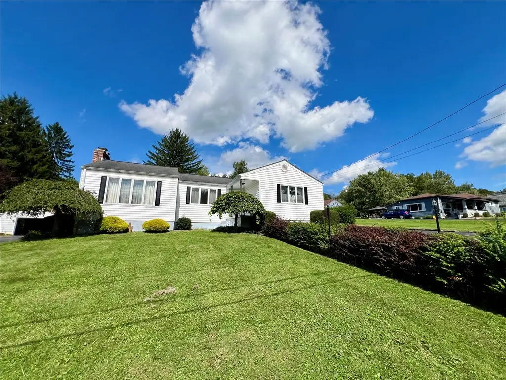 415 Falls Ave, New Castle, PA 16105 - #1