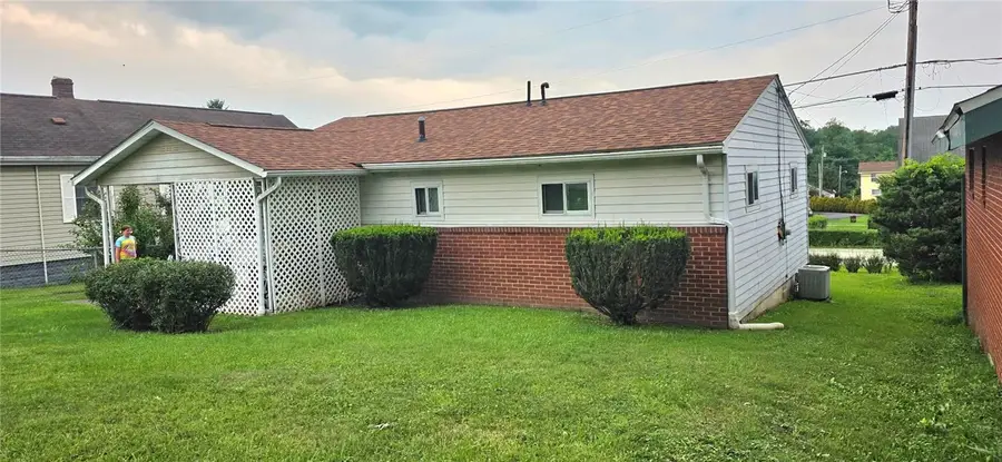 1805 W Penn Ave, Connellsville, PA 15425 - #2
