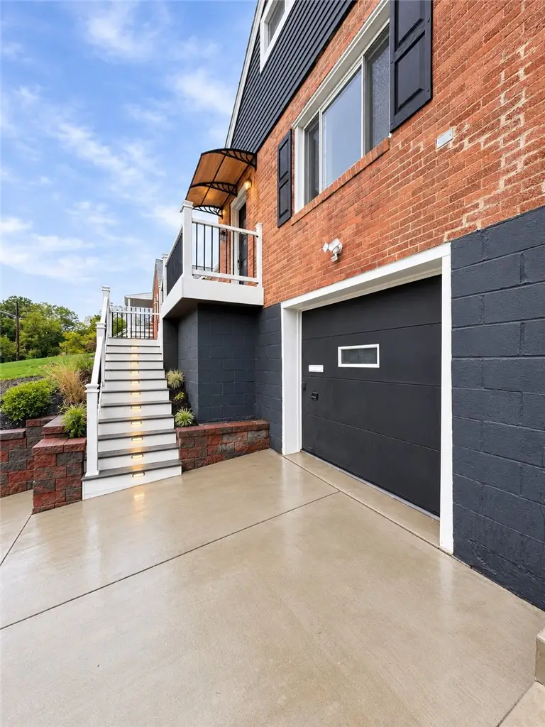 210 Sunny Drive, Baldwin, PA 15236 - #2