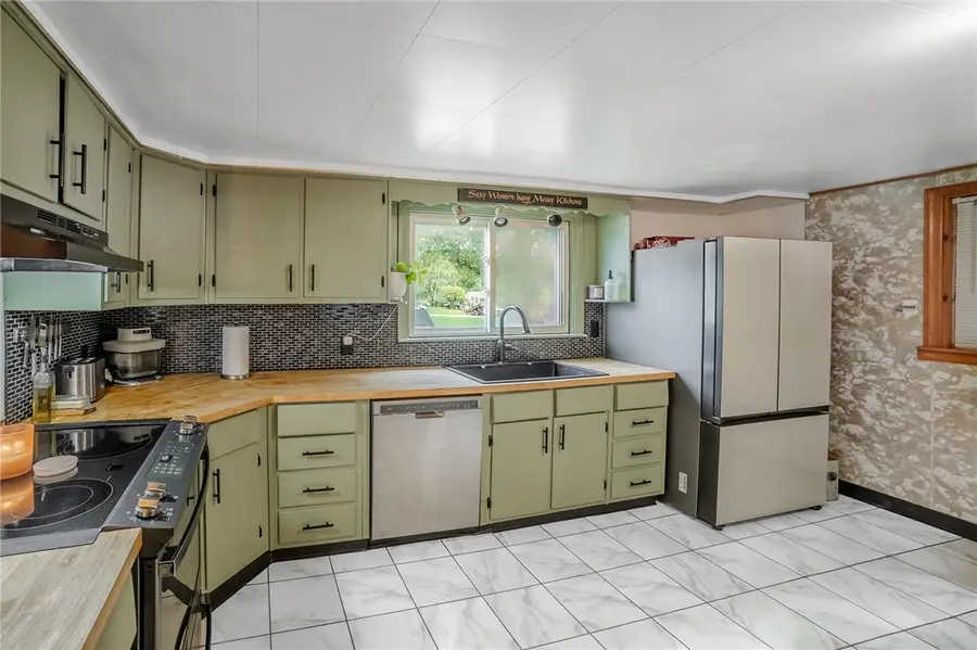 1395 State Rt 217 Hwy, Derry, PA 15627 - #3