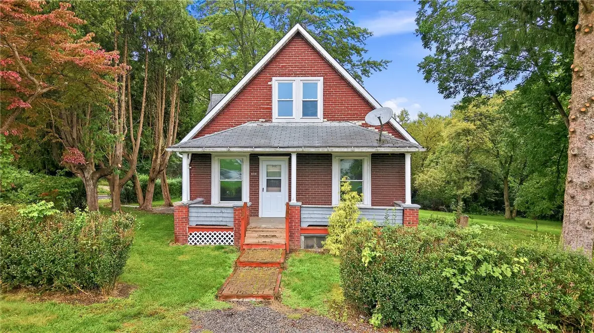 560 Sheridan St, Hermitage, PA 16148 - #1