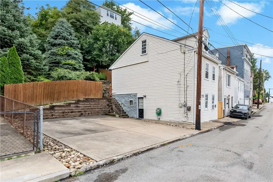 2736 Shelly St, Pittsburgh, PA 15203 - #3