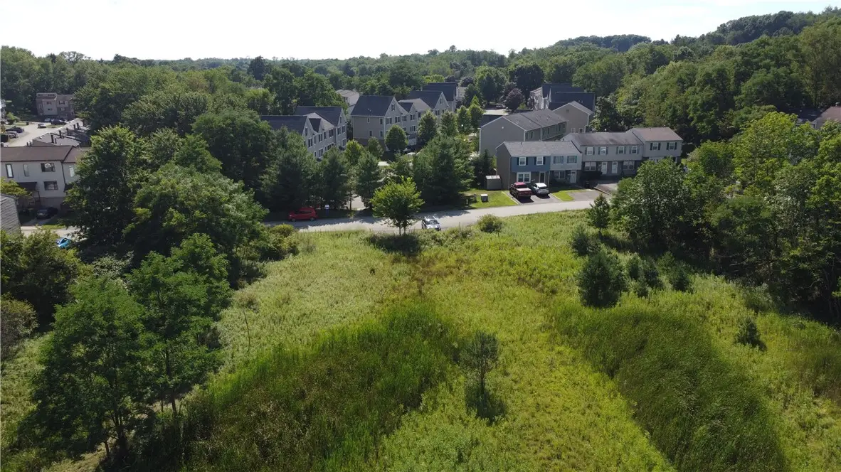 3229/3231/3233 Camberly Dr, Gibsonia, PA 15044 - #1