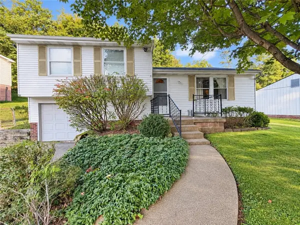 856 Mount Hood Dr, Pittsburgh, PA 15239