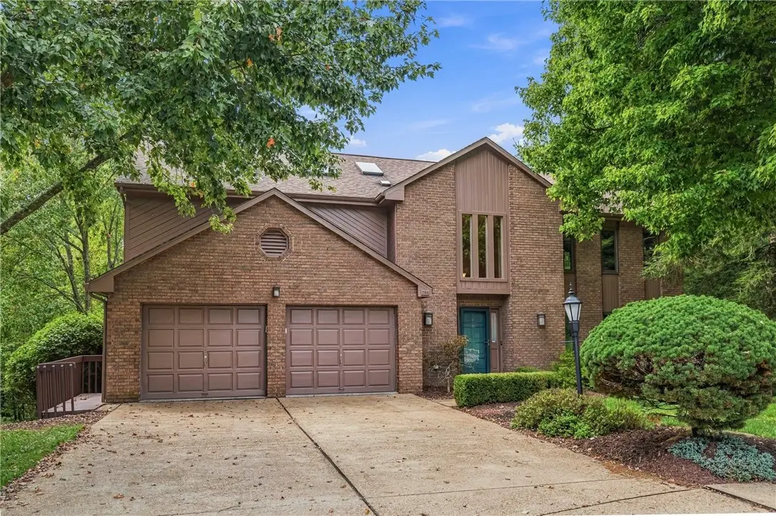 206 Essex Ct., Gibsonia, PA 15044 - #1