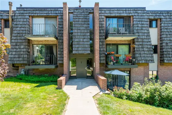 734 Forest Green Drive, Coraopolis, PA 15108