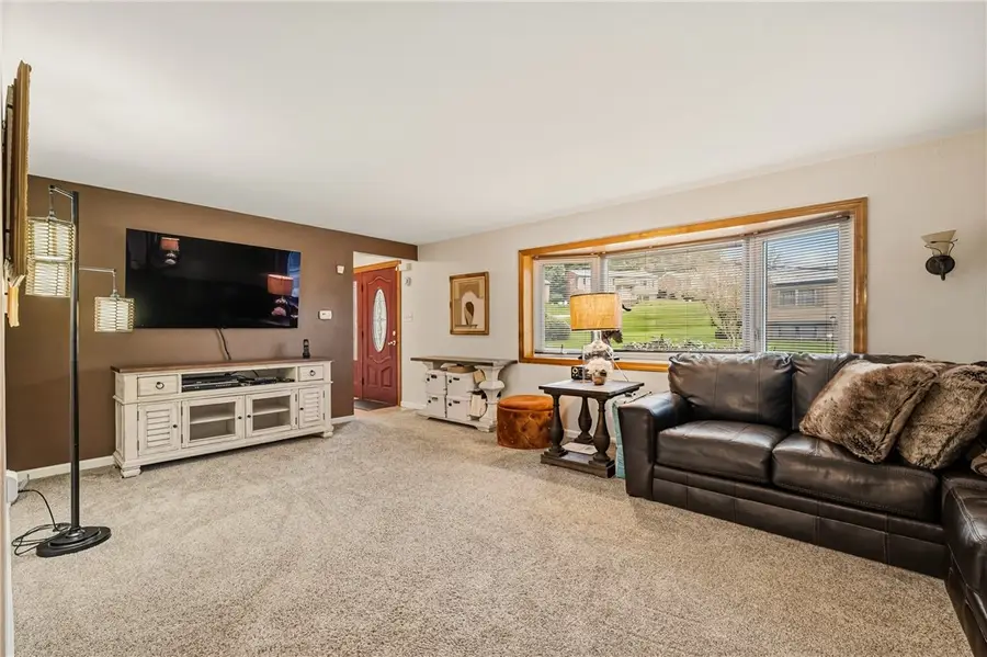 7 Cameron Dr, Pittsburgh, PA 15235 - #2