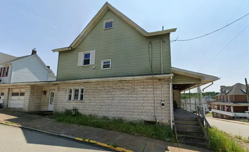 720 Center St, Tarentum, PA 15084 - #3
