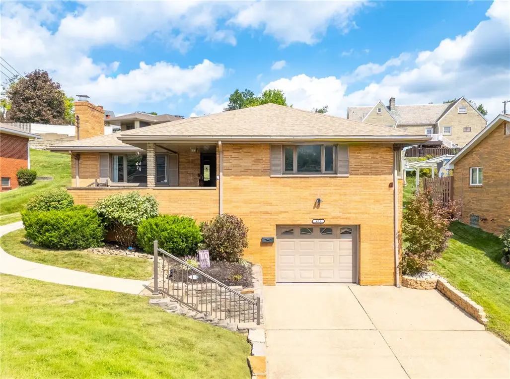 425 Brierly Ln, Homestead, PA 15120 - #1