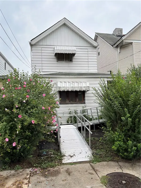 1355 5th Ave, Coraopolis, PA 15108