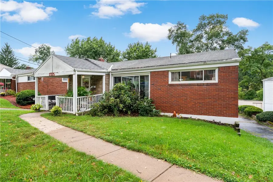 2325 Crestview Rd, Pittsburgh, PA 15216 - #2