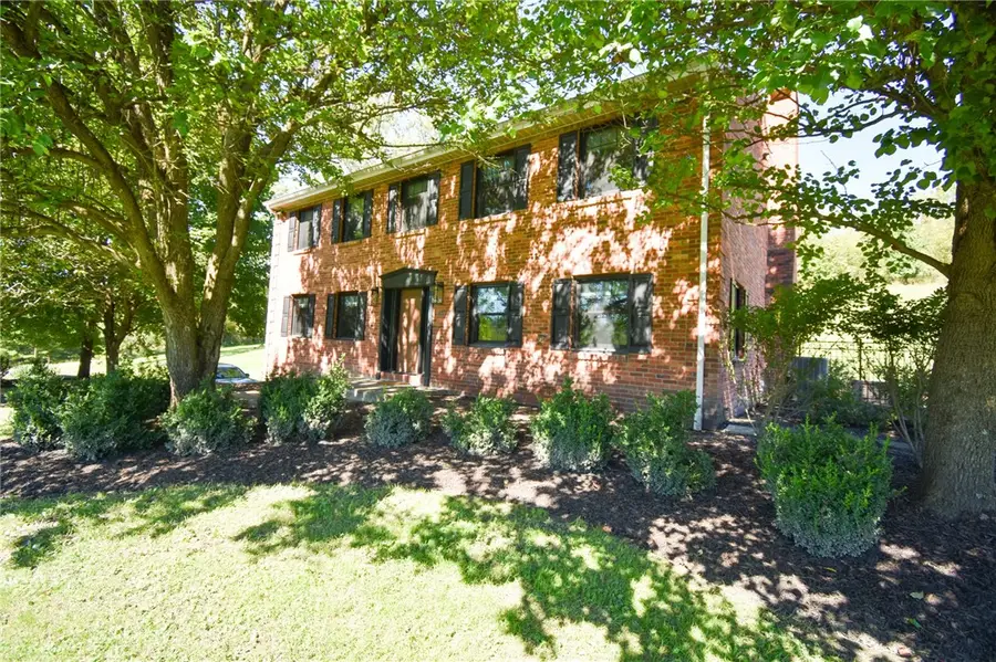 16 Linn Farm Rd, Canonsburg, PA 15317 - #2