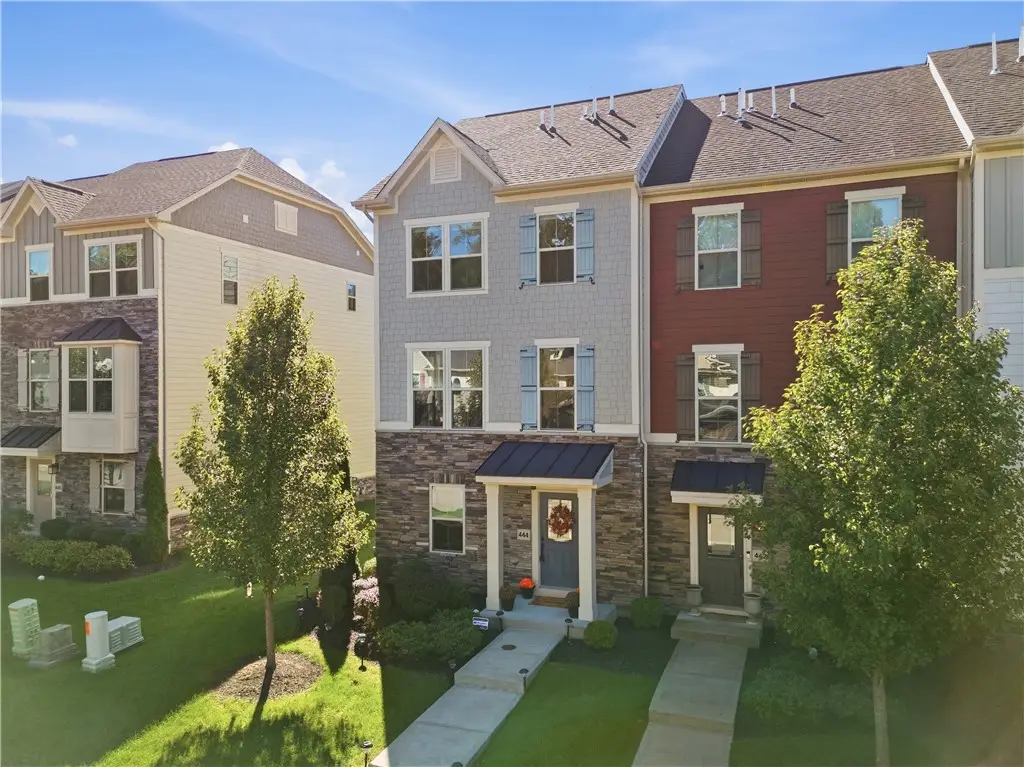 444 Fairmont Dr, Wexford, PA 15090 - #1