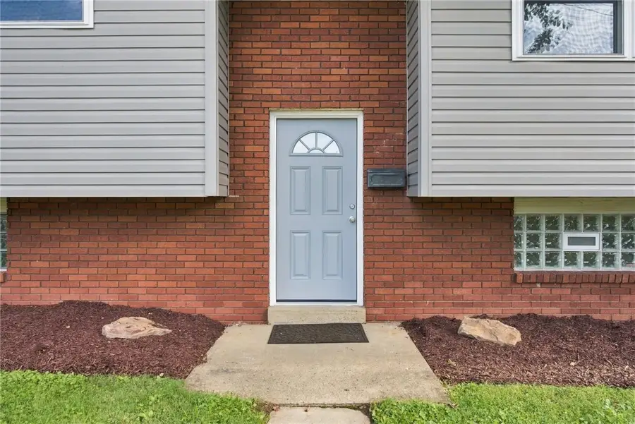 3265 Dorothy St, Lower Burrell, PA 15068 - #2