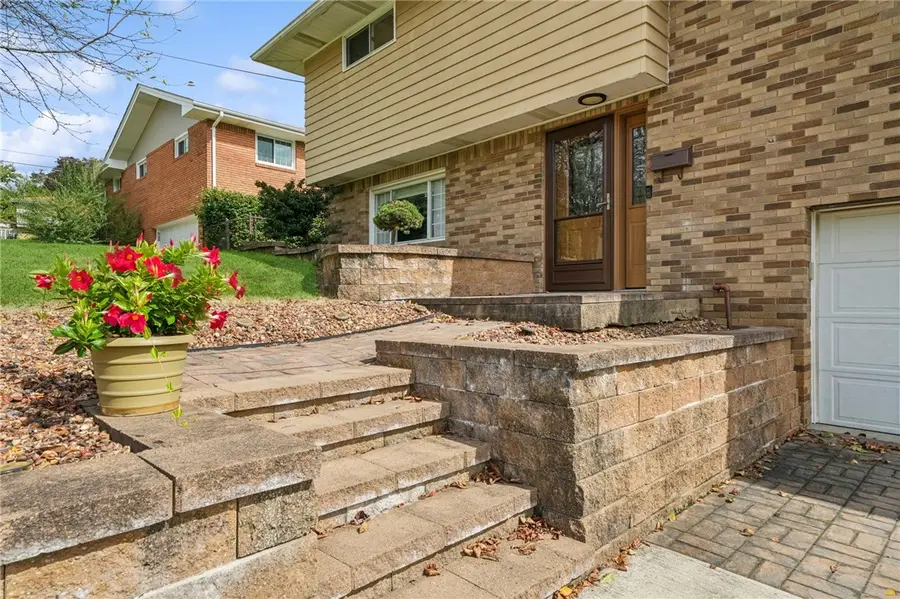 123 Manchester Drive, Irwin, PA 15642 - #2
