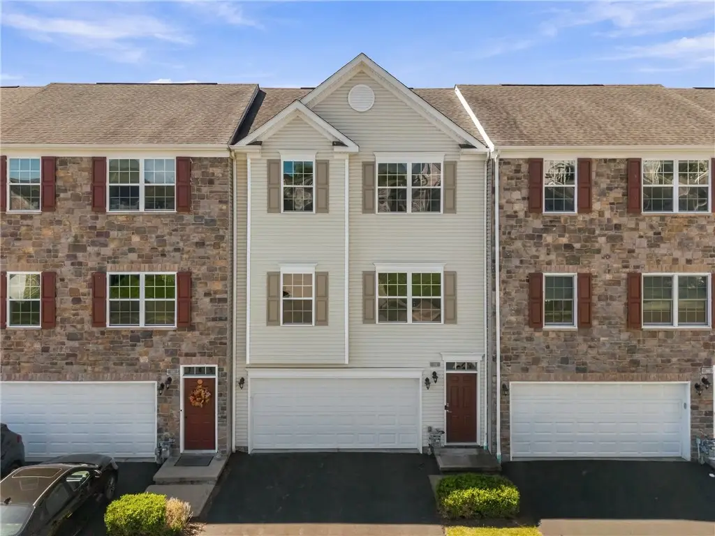 707 Freedom Dr, Carnegie, PA 15106 - #1