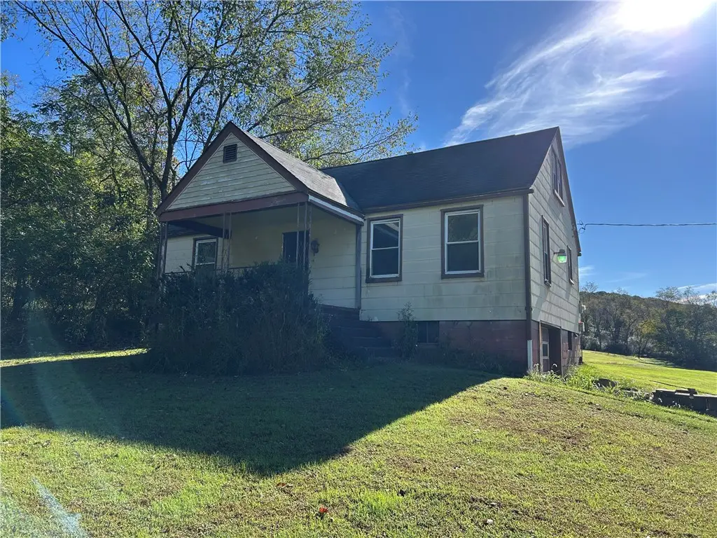 22 Finnin Rd, New Kensington, PA 15068 - #1