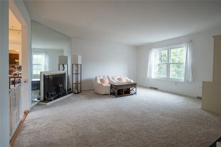 10 Walnut Ct, Pittsburgh, PA 15238 - #3