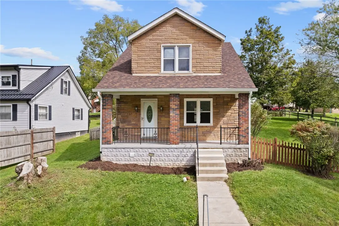 240 N Haft St, Houston, PA 15342 - #1