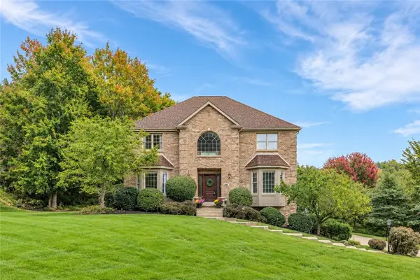 402 Honey Locust Dr, Cranberry Twp, PA 16066
