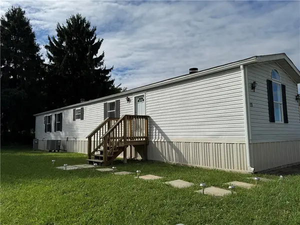 19 Holly Hill Dr, Freedom, PA 15042