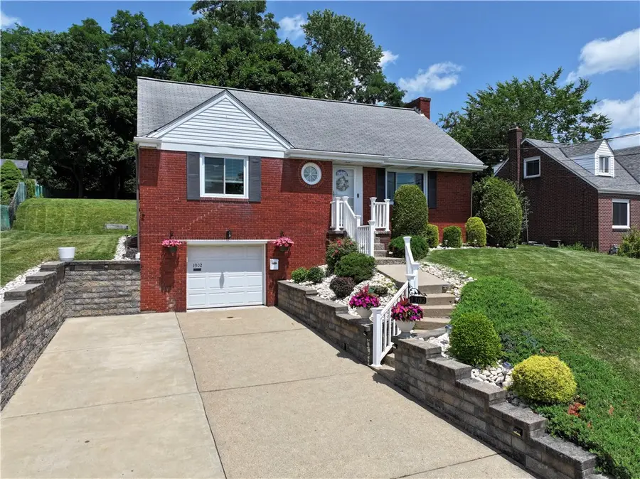 1302 Kirsopp Ave, Pittsburgh, PA 15220 - #2