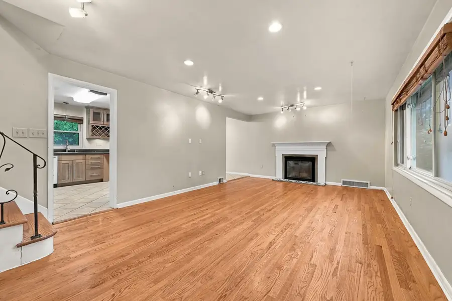 421 Kurt Drive, Pittsburgh, PA 15243 - #2